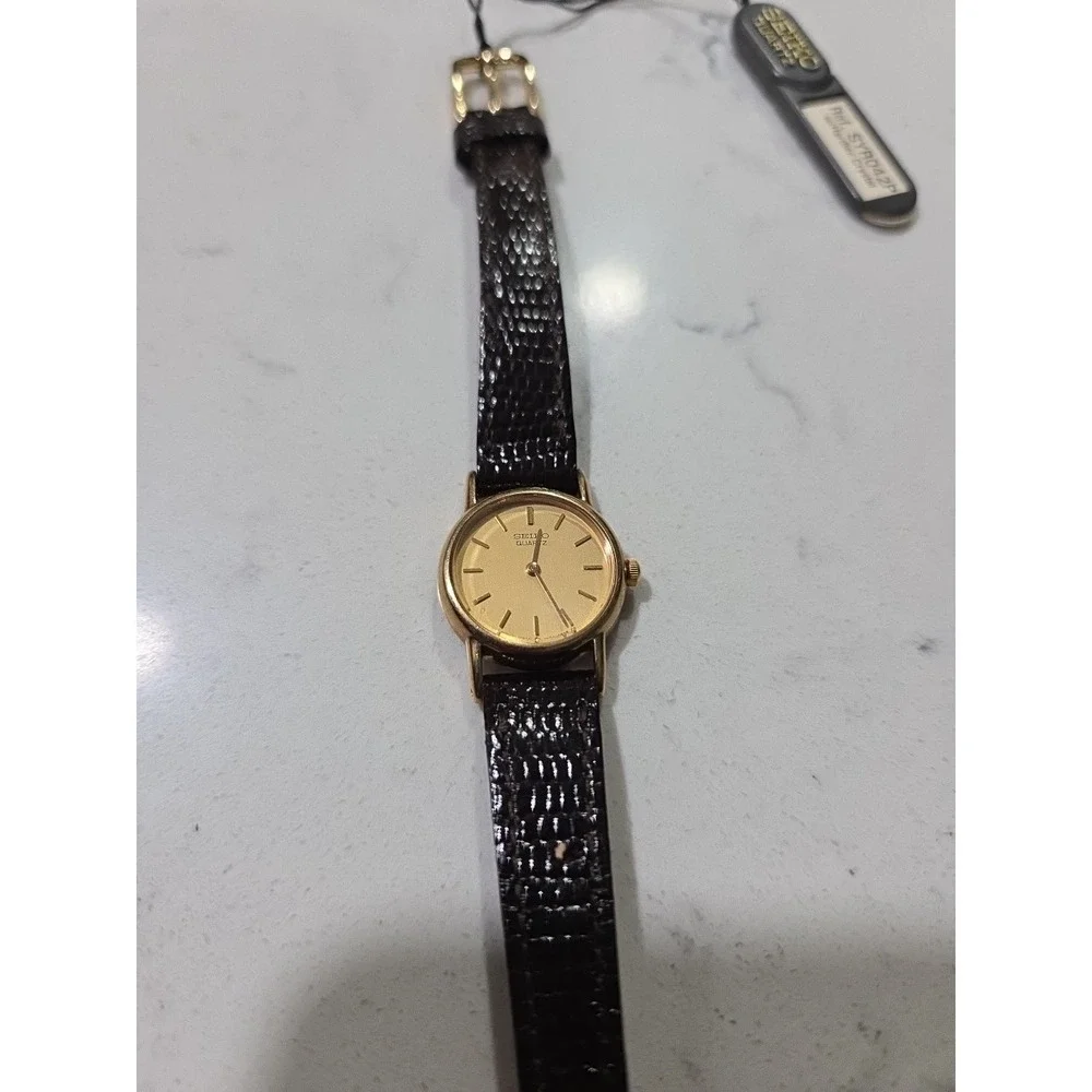 Vintage‎ Seiko 2Y00-0A10 Gold 20mm Ladies Quartz Watch